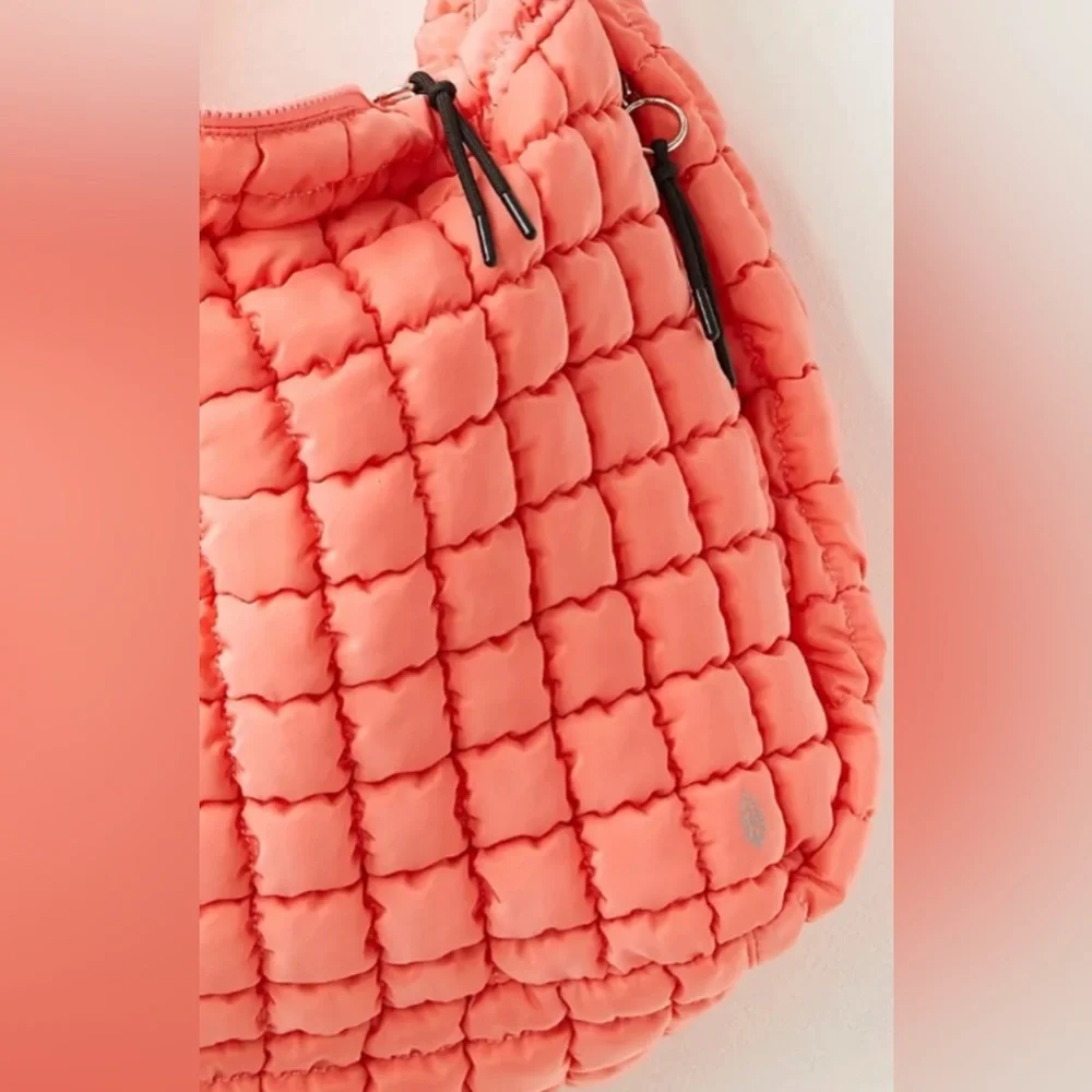 NWT Free People Movement Quilted Carryall Bag in Hot Coral 🪸 New $78 retail Tote - Picture 4 of 9